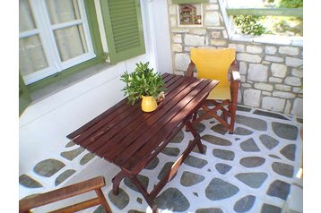 Grecia Privát Naoussa, Exteriorul